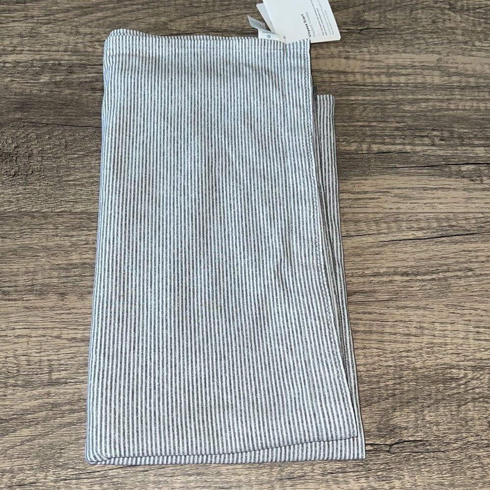 Lululemon Vinyasa Scarf - Picture 6 of 15